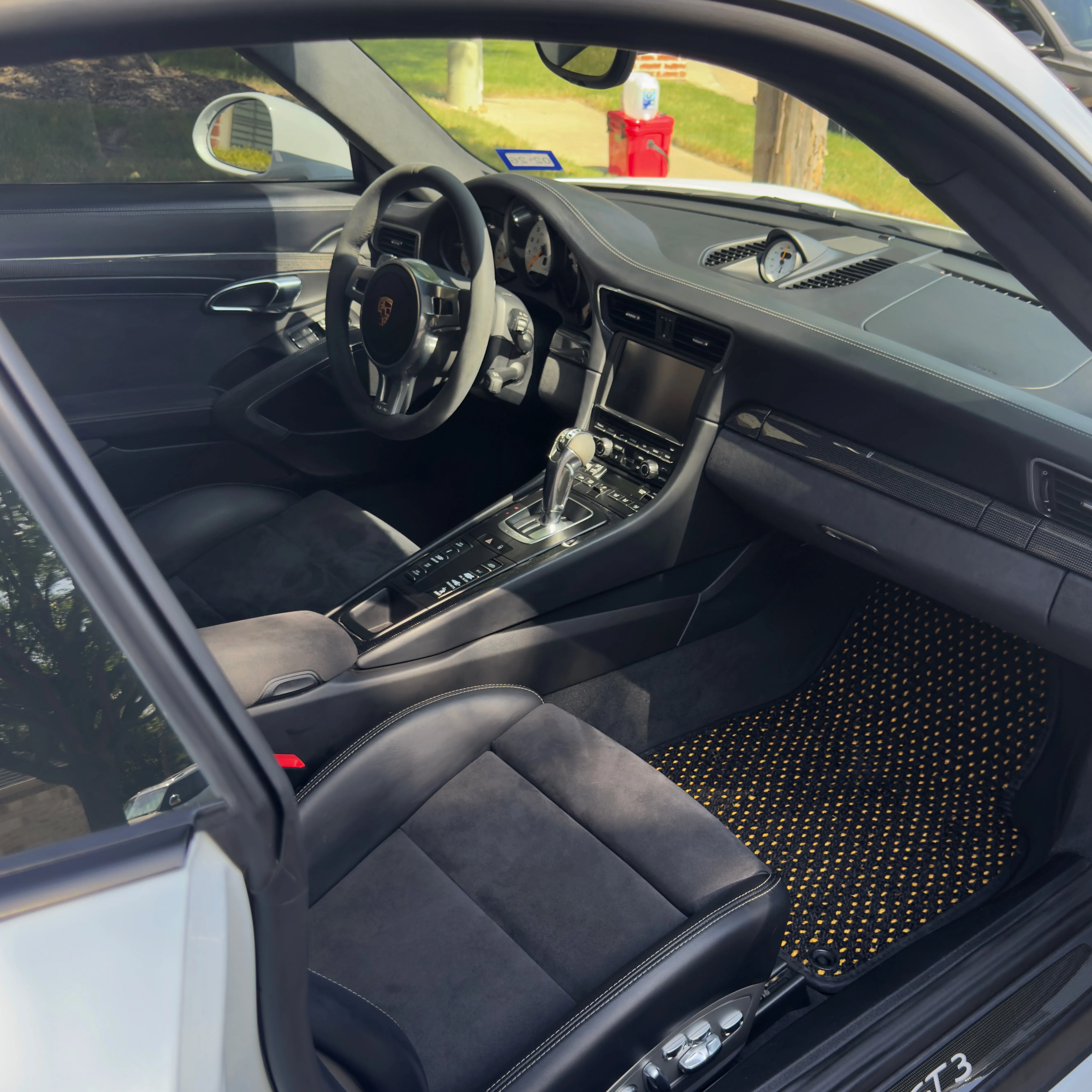 Factory Reset Detail deep-cleaned interior