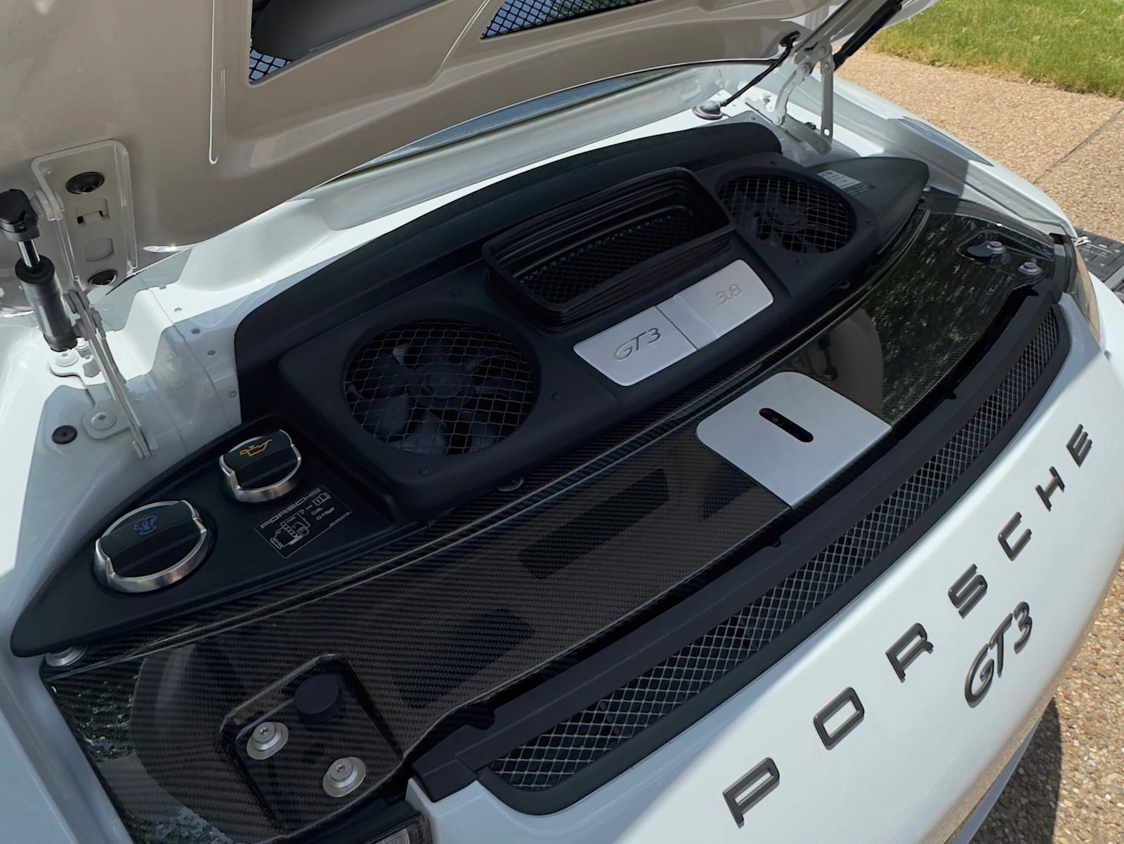 Factory Reset Detail Porsche GT3 trunk detail